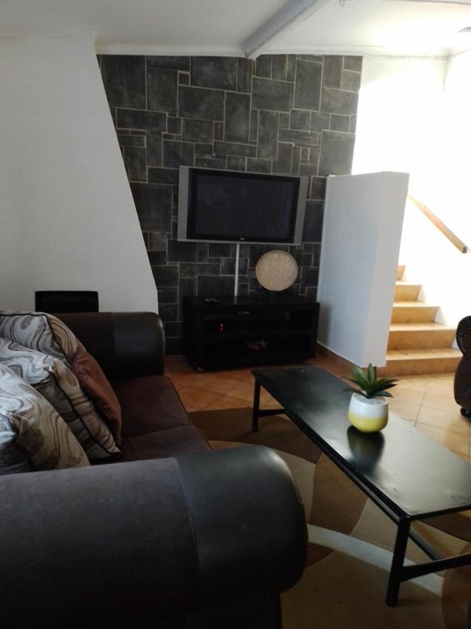 Anna Boeremeisie Guesthouse Бенони Екстериор снимка